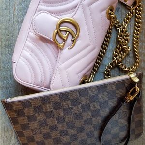 Meet your Posher, Crystal